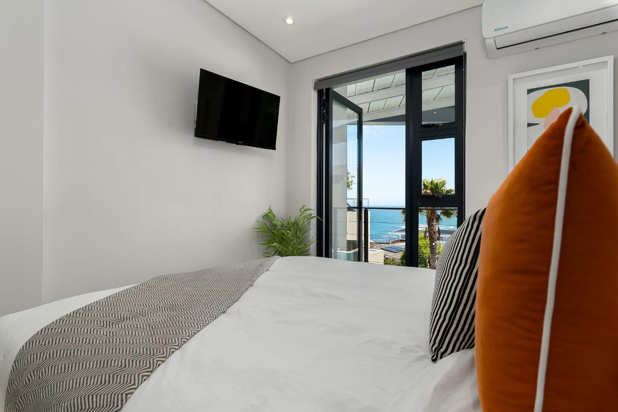 Hotel Neighbourgood 1St Crescent Camps Bay Ciudad del Cabo Exterior foto